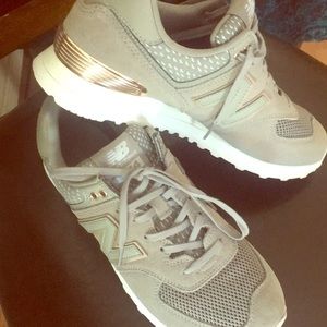 Women's 9.5 New Balance